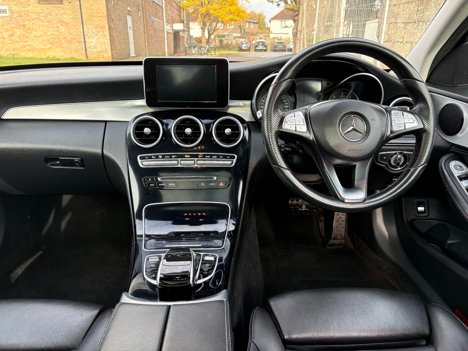 Used Mercedes-Benz C Class 2015 for sale - 76505155: Photo 6