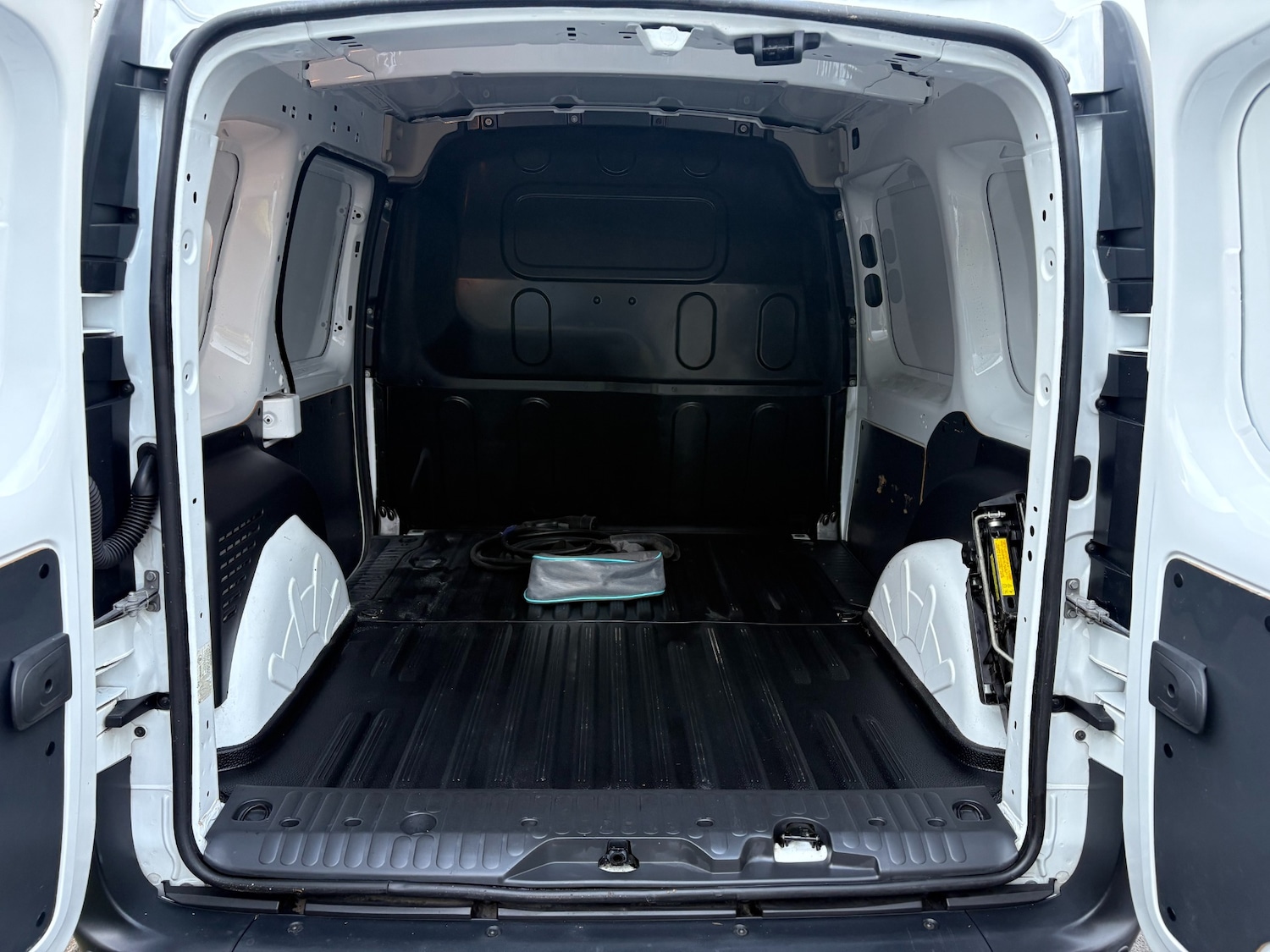 Used Renault Kangoo 2021 for sale - 76542823: Photo 9