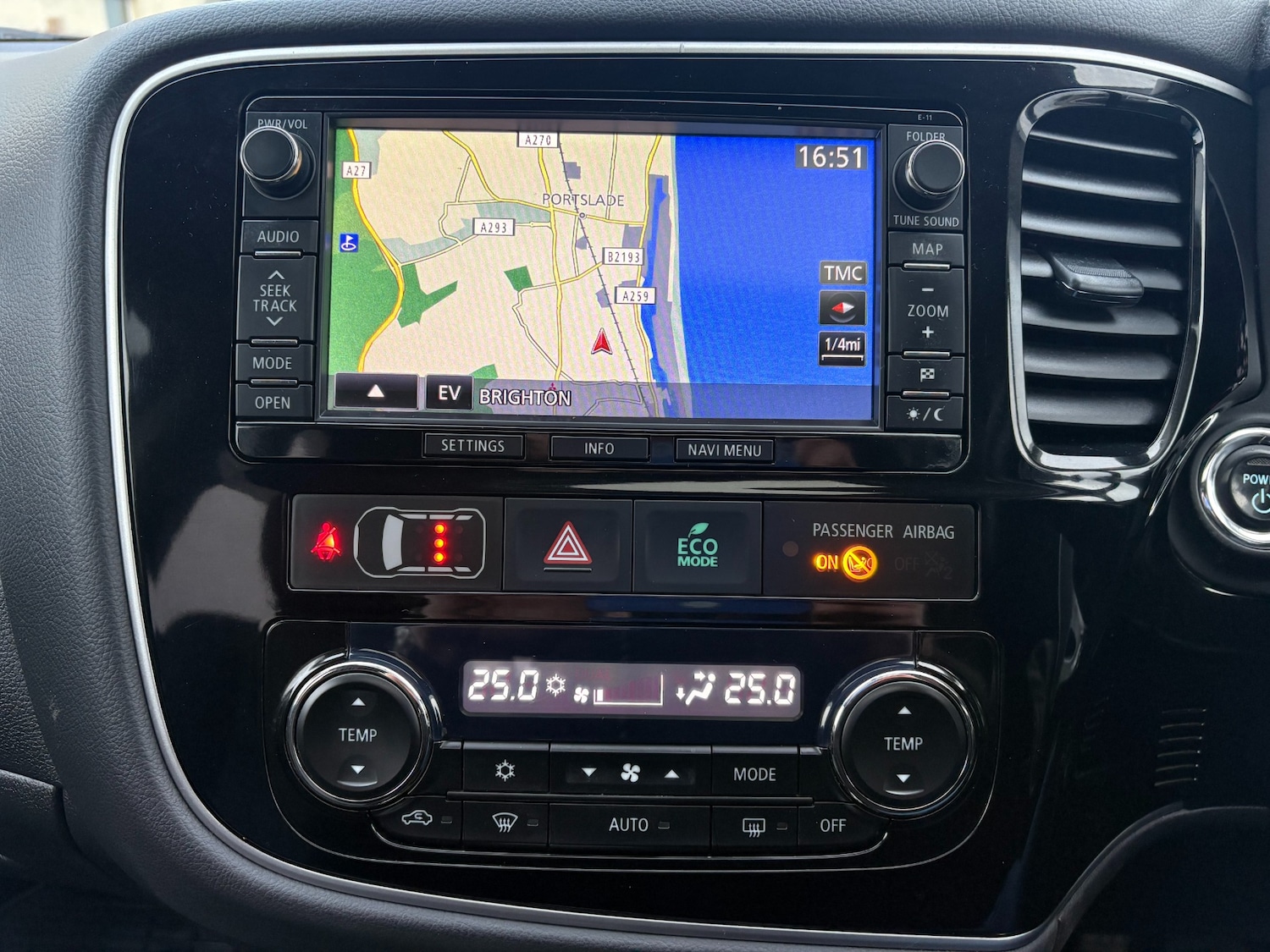 Used Mitsubishi Outlander 2015 for sale - 77529314: Photo 14