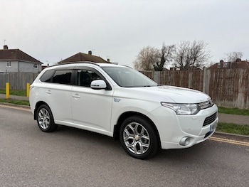 Mitsubishi Outlander feature image