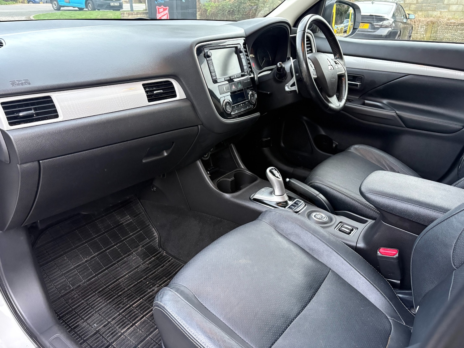 Used Mitsubishi Outlander 2015 for sale - 77529314: Photo 8