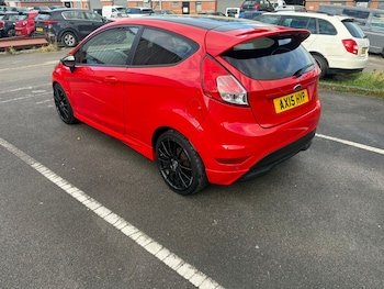 Used Ford Fiesta 2015 for sale - 76940240: Photo