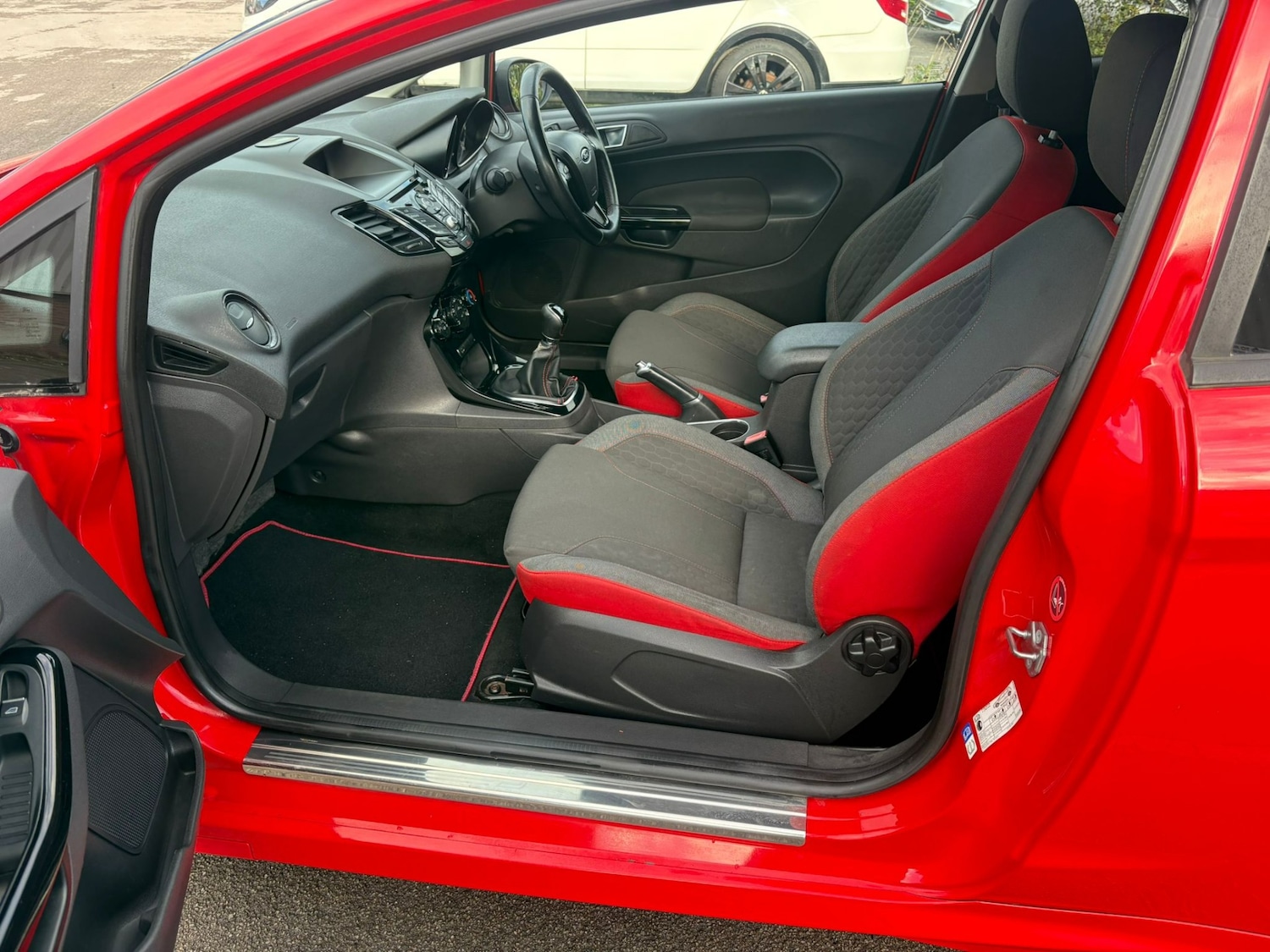 Used Ford Fiesta 2015 for sale - 76940240: Photo 4