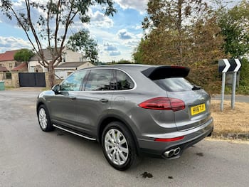 Used Porsche Cayenne 2016 for sale - 79705732: Photo