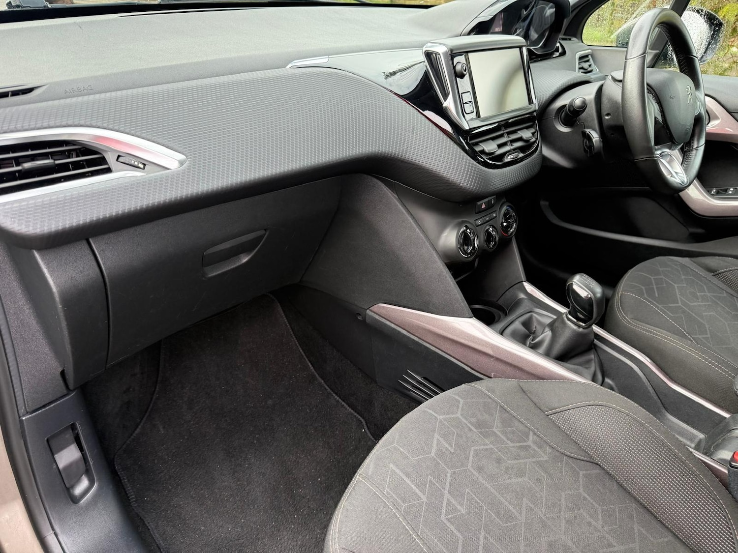 Used Peugeot 2008 2016 for sale - 77517581: Photo 14