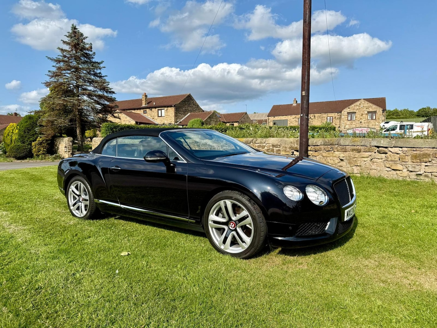 Used Bentley Continental 2013 for sale - 77310884: Photo 2