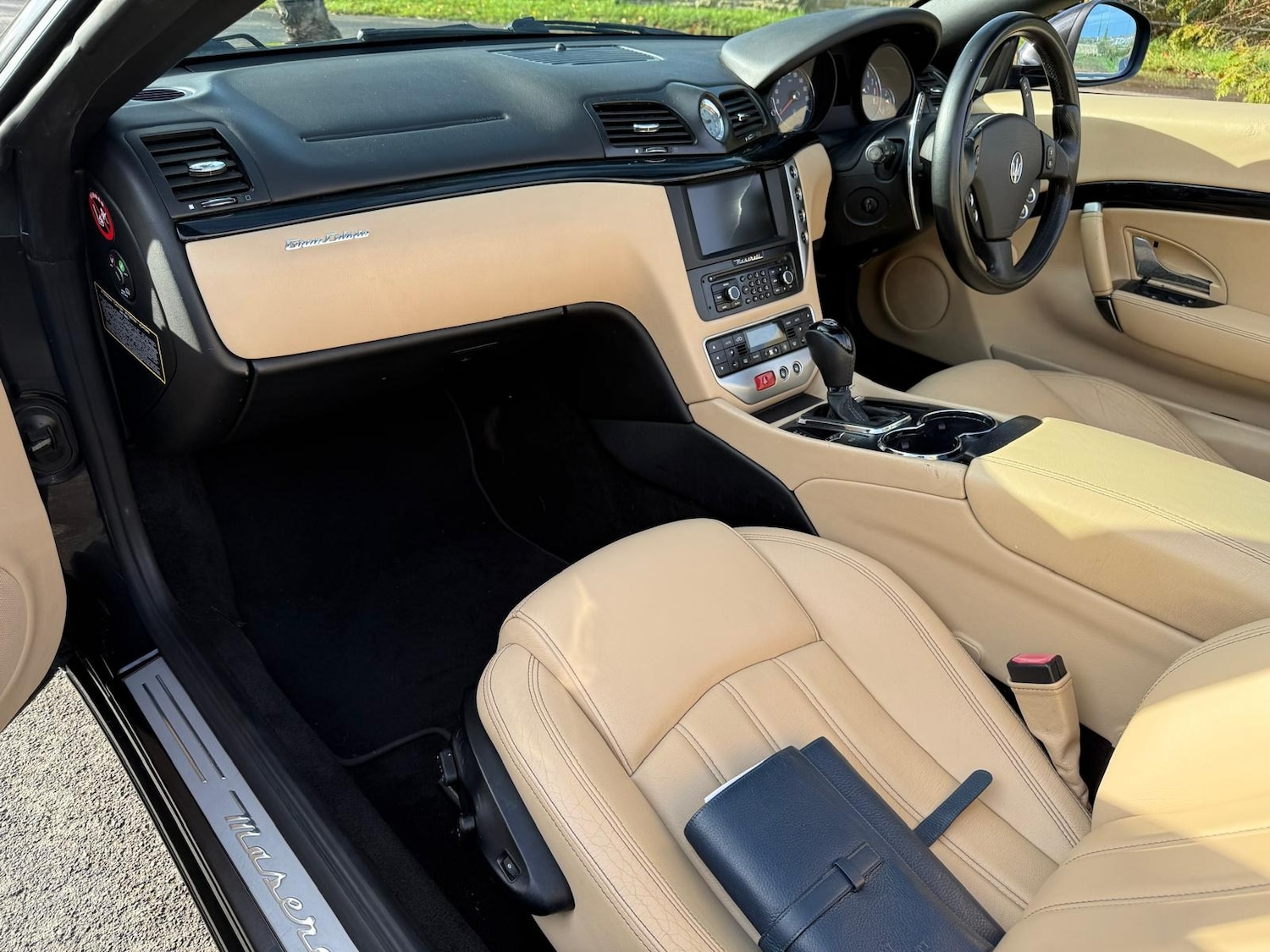 Used Maserati GranCabrio 2011 for sale - 76478239: Photo 12