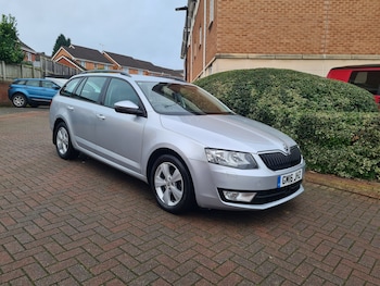 2016 (16) - 1.6 TDI CR 110 SE L 5dr