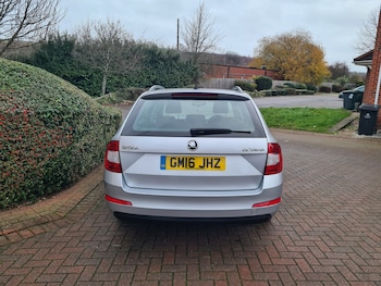 Used Skoda Octavia 2016 for sale - 76918208: Photo