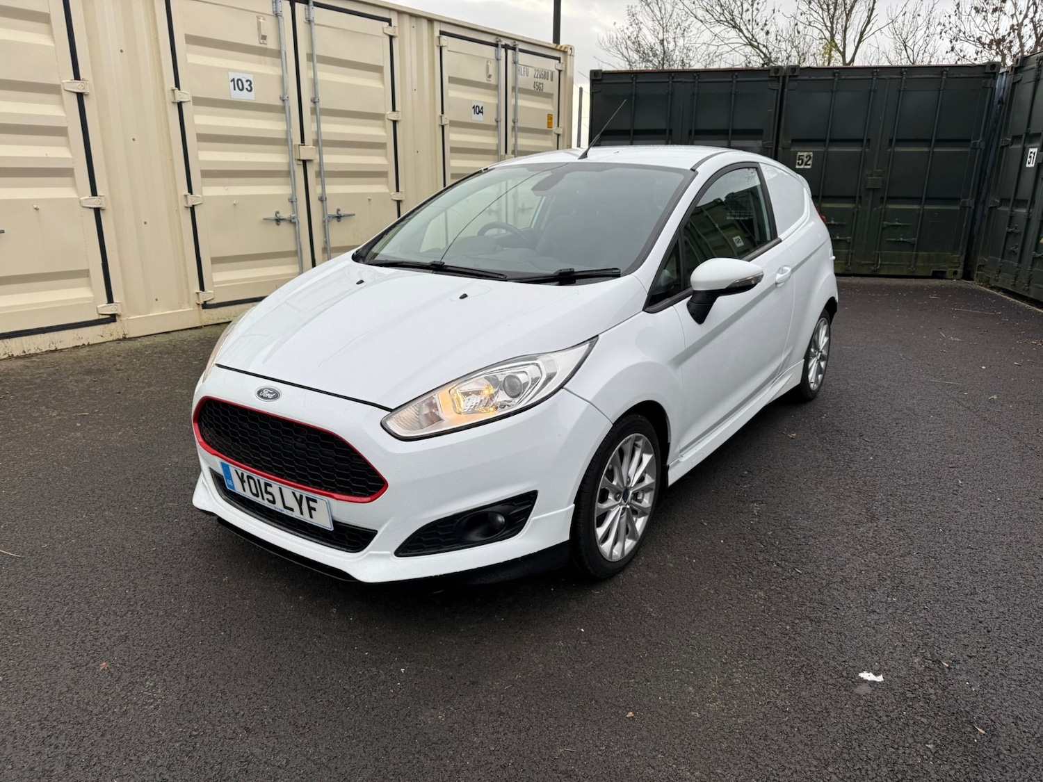 Used Ford Fiesta 2015 for sale - 76638066: Photo 1