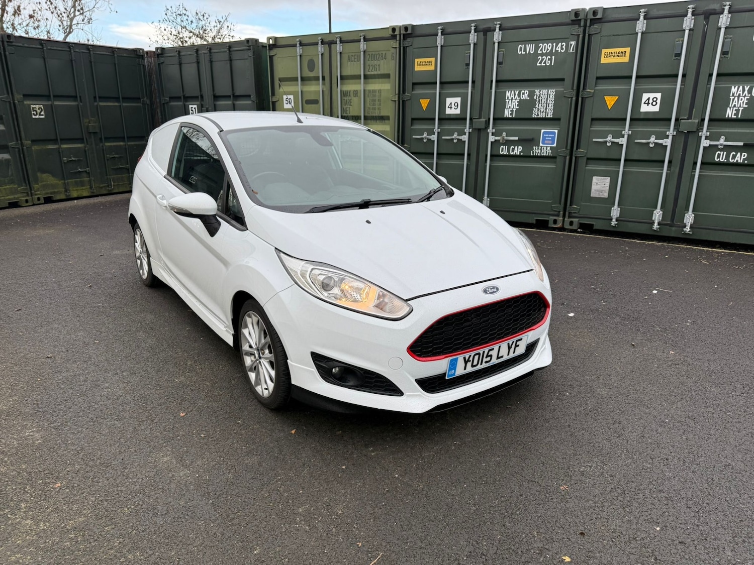 Used Ford Fiesta 2015 for sale - 76638066: Photo 4