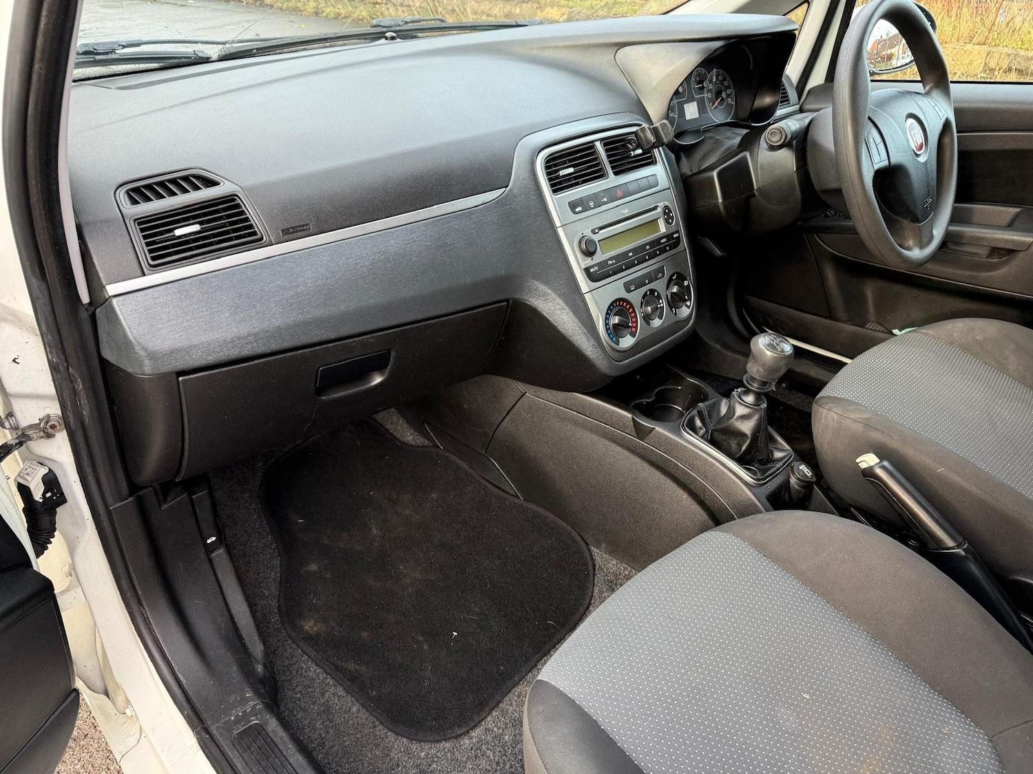 Used Fiat Grande Punto 2010 for sale - 77208623: Photo 11