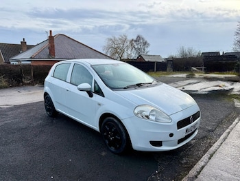 Used Fiat Grande Punto 2010 for sale - 77208623: Photo