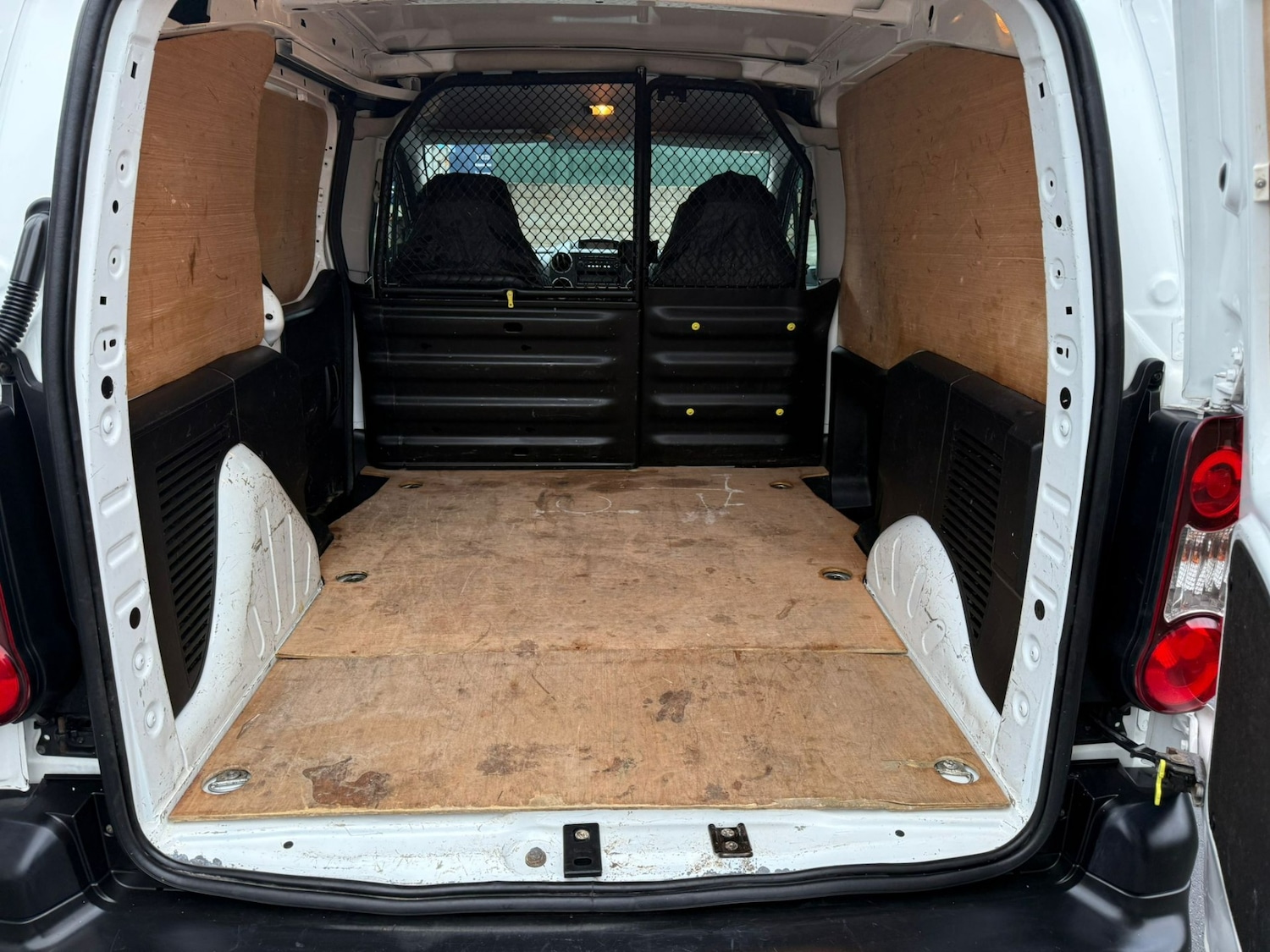 Used Peugeot Partner 2016 for sale - 76971545: Photo 8