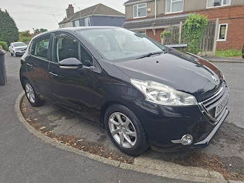 Used Peugeot 208 2014 for sale - 78873446: Photo
