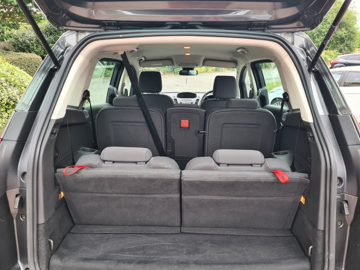 Used Ford Grand C-Max 2015 for sale - 76382422: Photo 12