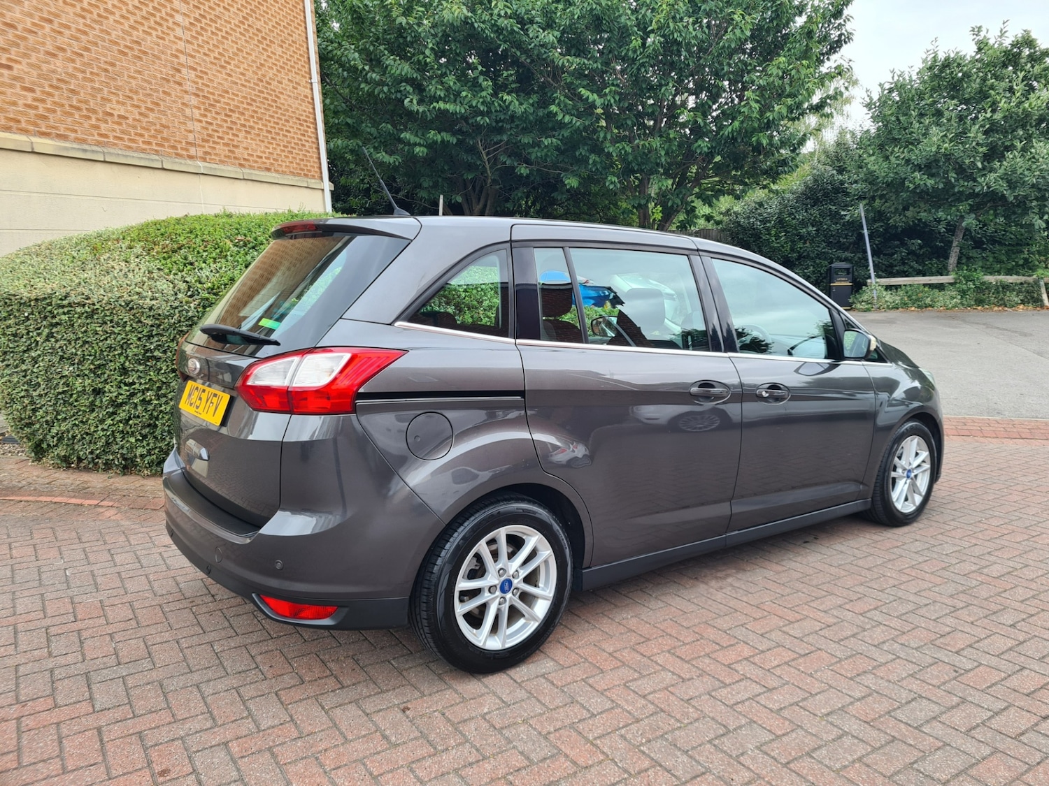 Used Ford Grand C-Max 2015 for sale - 76382422: Photo 3
