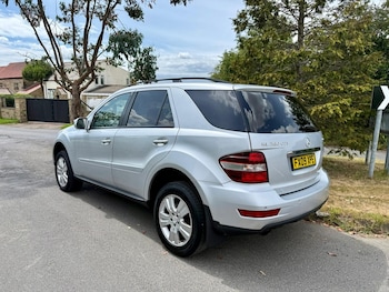 Used Mercedes-Benz M Class 2009 for sale - 79071045: Photo