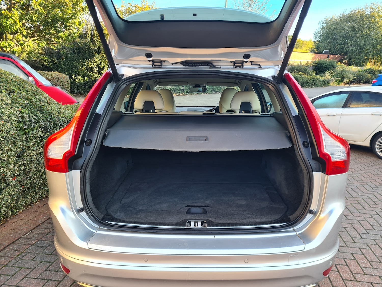 Used Volvo XC60 2014 for sale - 76378960: Photo 11