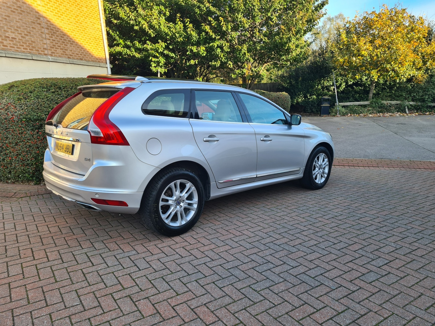 Used Volvo XC60 2014 for sale - 76378960: Photo 3