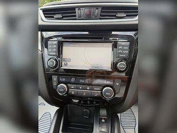 Used Nissan Qashqai 2017 for sale - 79360456: Photo