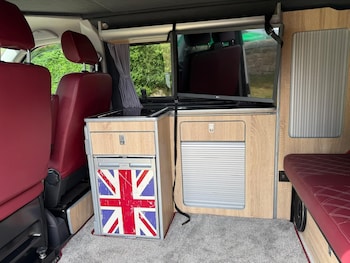 Used Volkswagen Transporter 2016 for sale - 79360458: Photo