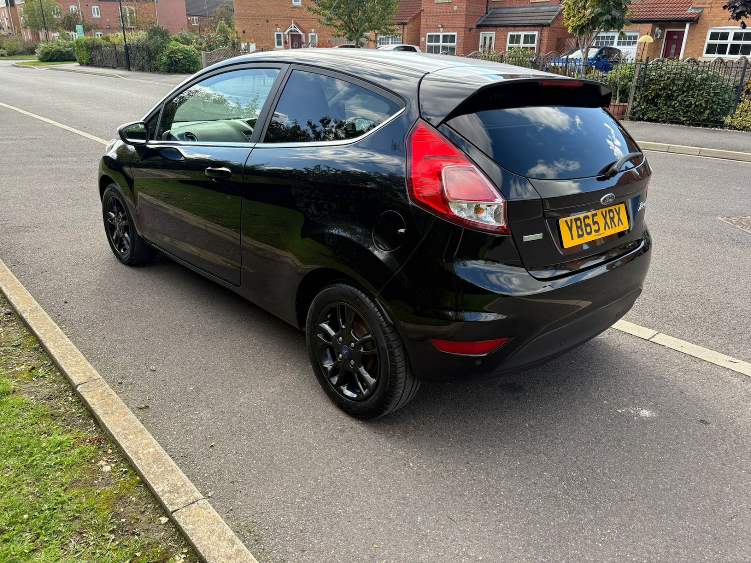 Used Ford Fiesta 2015 for sale - 77223056: Photo 4