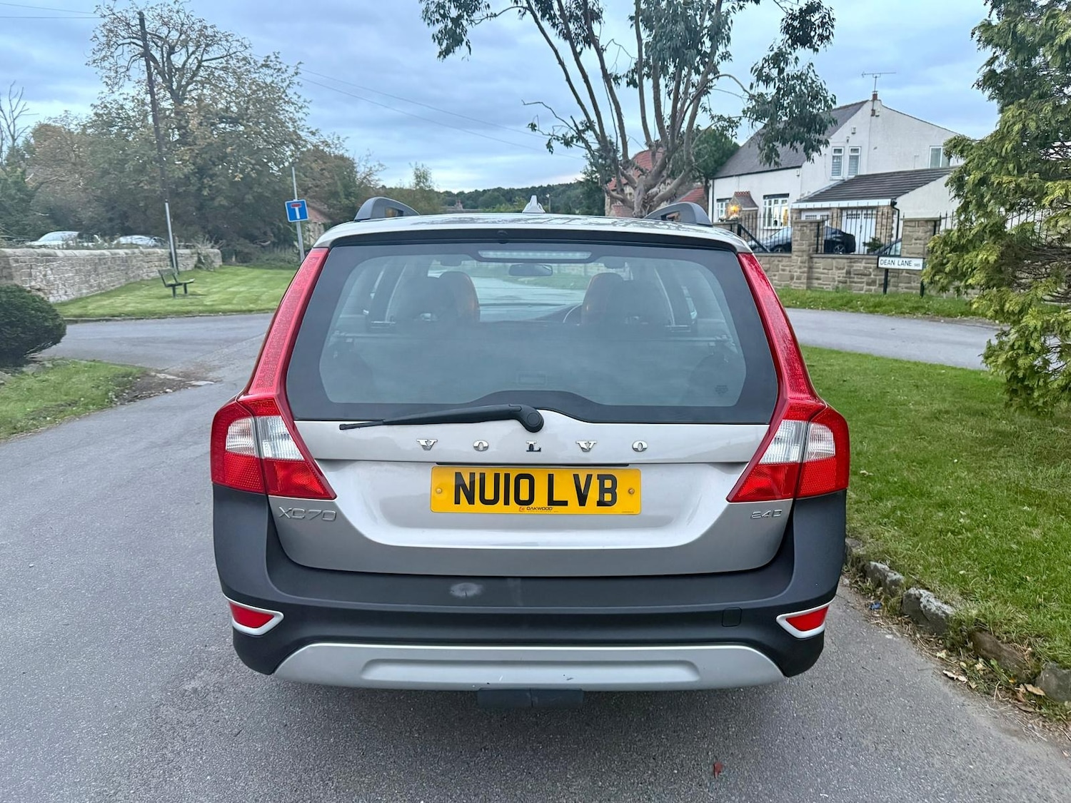 Used Volvo XC70 2010 for sale - 76378986: Photo 3