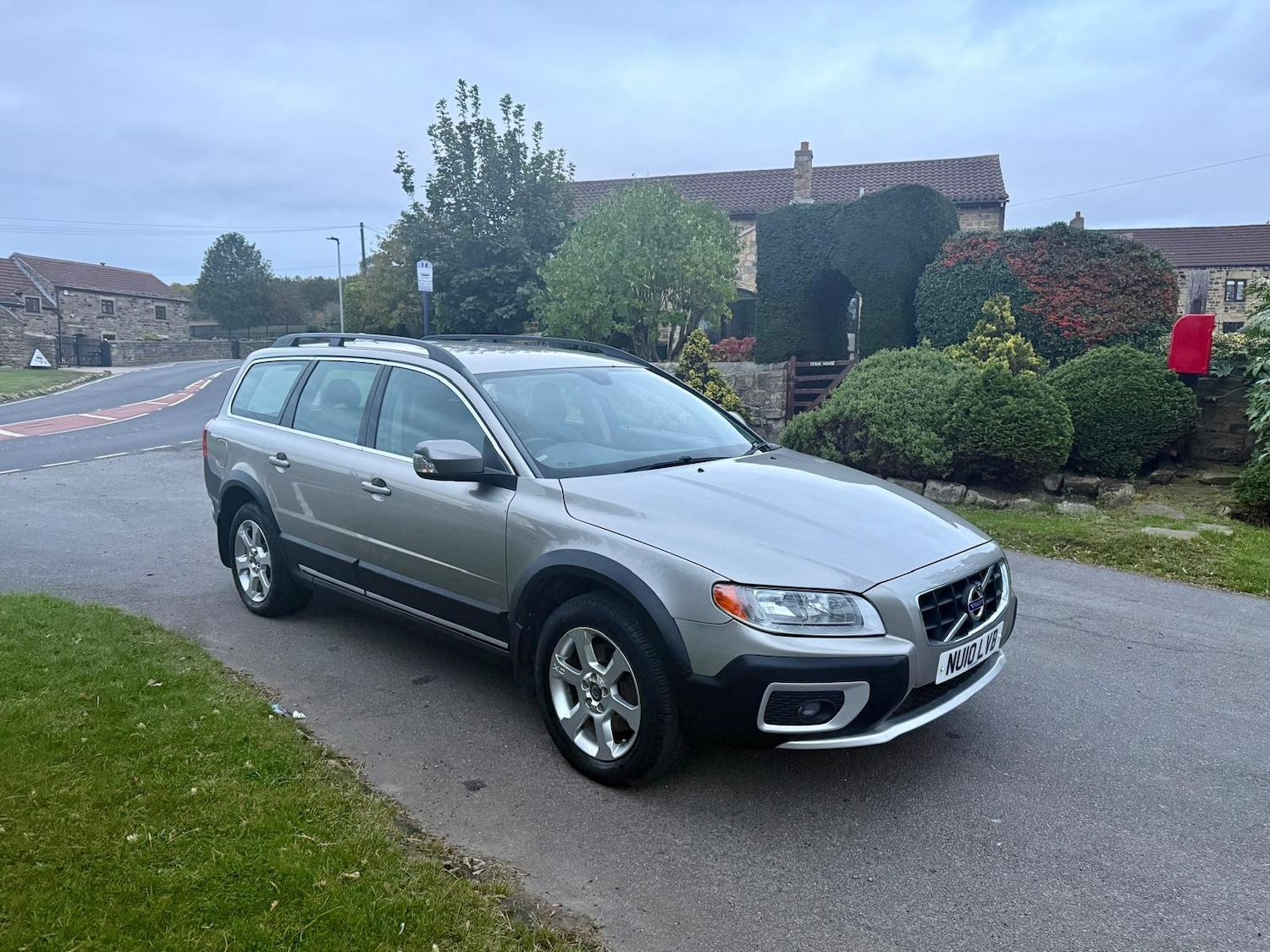 Used Volvo XC70 2010 for sale - 76378986: Photo 5