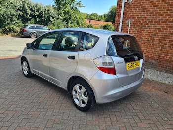 Used Honda Jazz 2010 for sale - 79515808: Photo