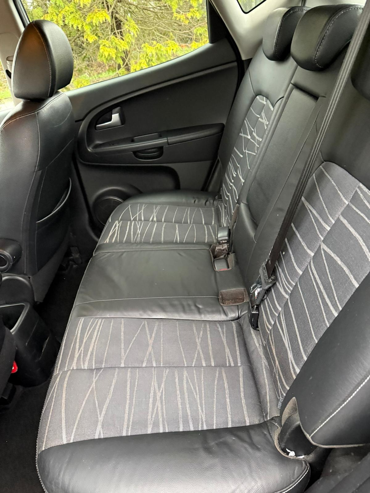 Used Kia Venga 2011 for sale - 77578965: Photo 9