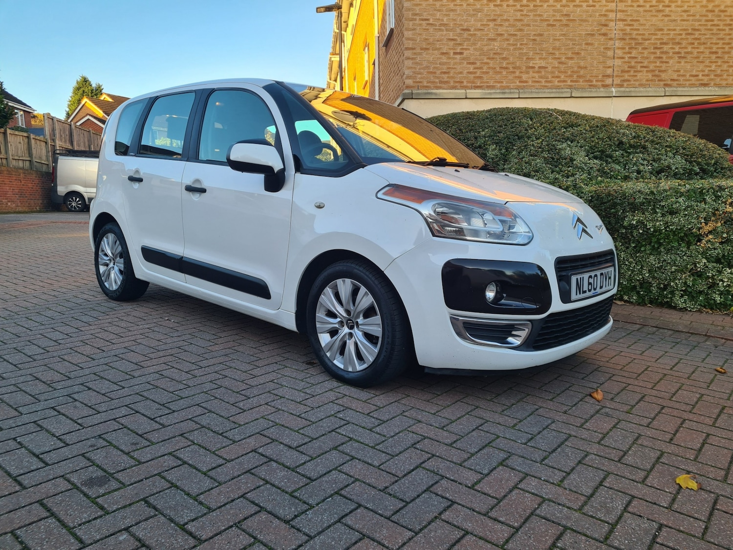 Used Citroen C3 Picasso 2010 for sale - 76366619: Photo 1