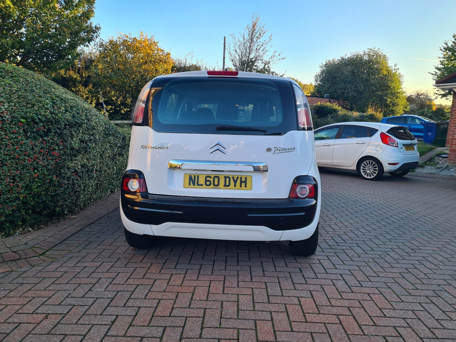 Used Citroen C3 Picasso 2010 for sale - 76366619: Photo 4