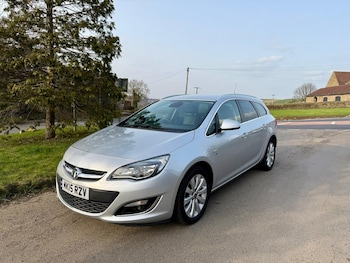 Used Vauxhall Astra 2015 for sale - 77763750: Photo