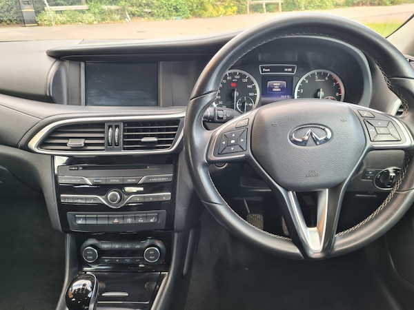 Used Infiniti Q30 2017 for sale - 76234210: Photo 9