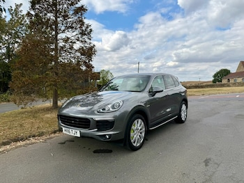 Used Porsche Cayenne 2016 for sale - 79473050: Photo