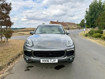 Used Porsche Cayenne 2016 for sale - 79473050: Photo
