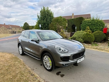 Used Porsche Cayenne 2016 for sale - 79473050: Photo