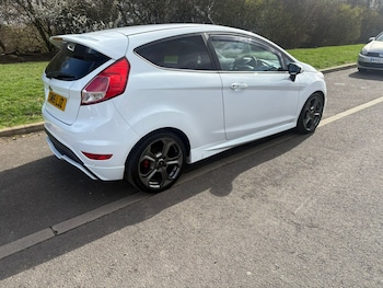 Used Ford Fiesta 2015 for sale - 77888219: Photo