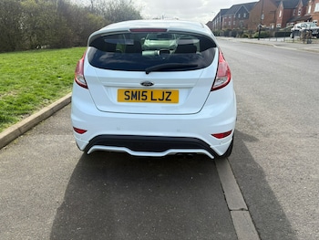 Used Ford Fiesta 2015 for sale - 77888219: Photo