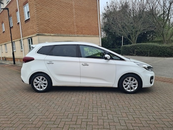 Used Kia Carens 2018 for sale - 78431634: Photo