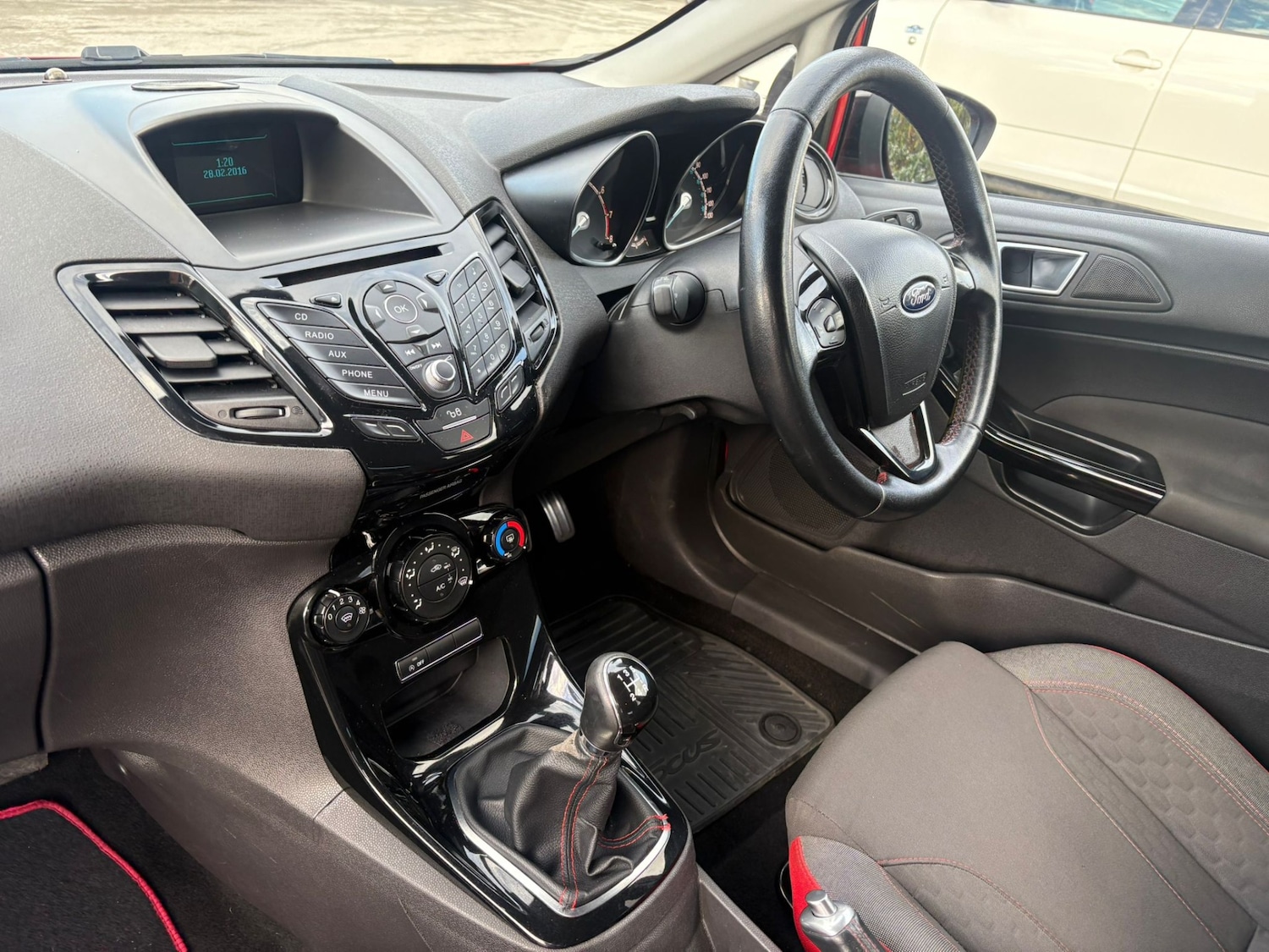 Used Ford Fiesta 2015 for sale - 76687594: Photo 5