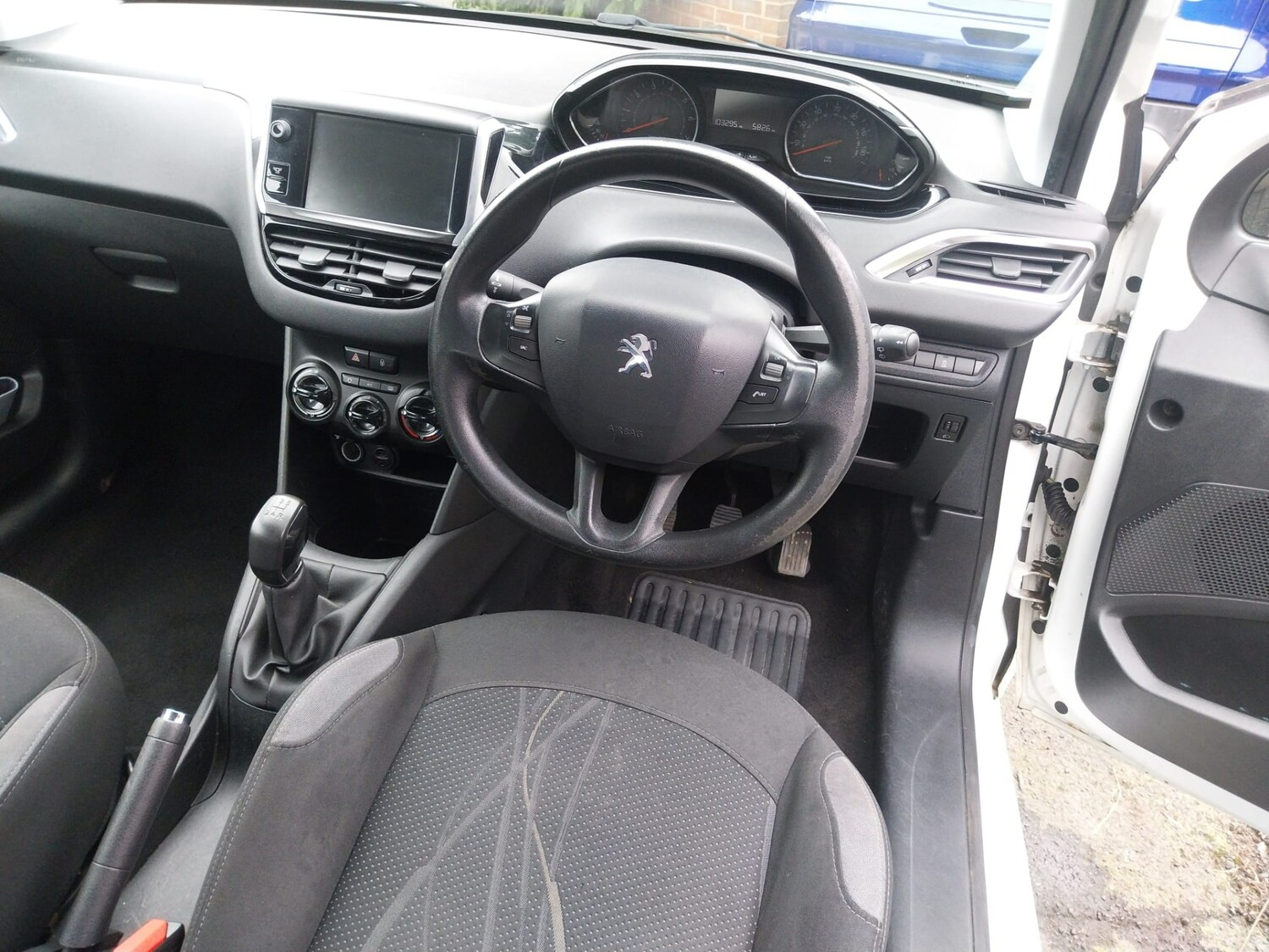 Used Peugeot 208 2013 for sale - 77789412: Photo 10