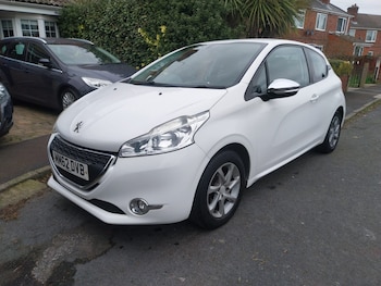 Used Peugeot 208 2013 for sale - 77789412: Photo