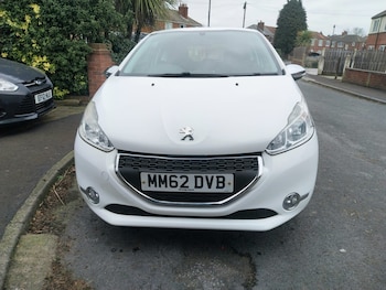 Used Peugeot 208 2013 for sale - 77789412: Photo