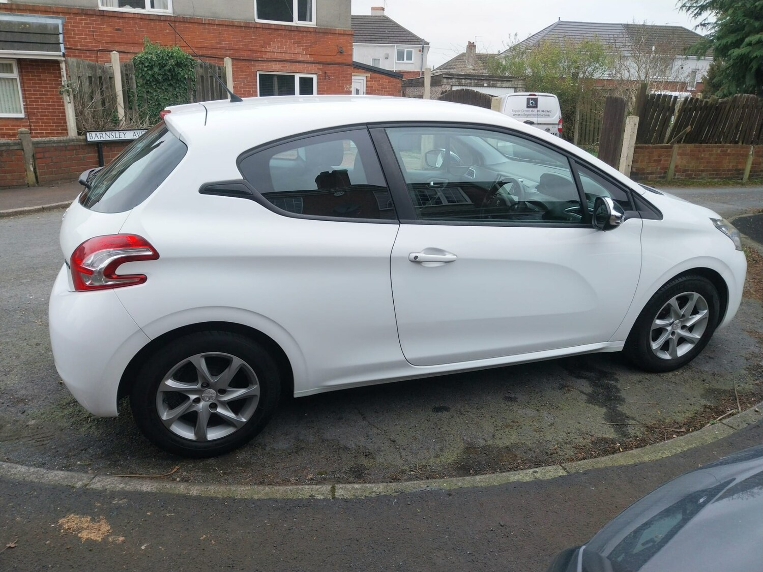 Used Peugeot 208 2013 for sale - 77789412: Photo 6