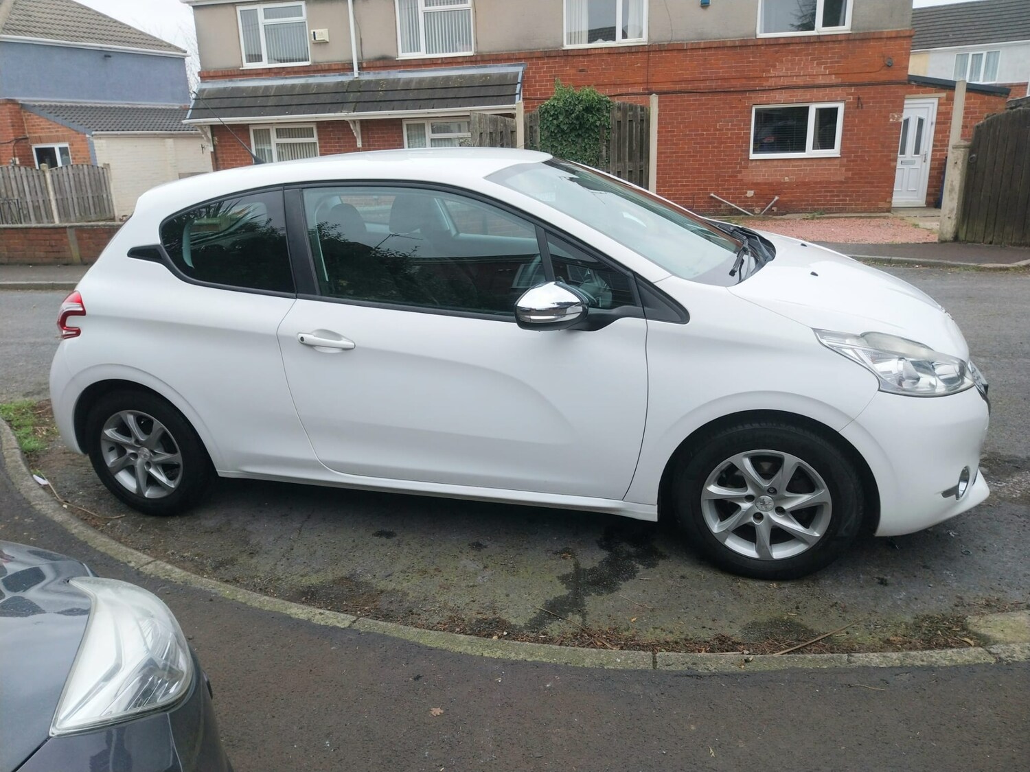 Used Peugeot 208 2013 for sale - 77789412: Photo 8
