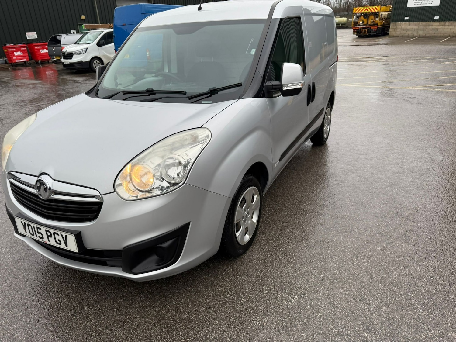 Used Vauxhall Combo 2015 for sale - 77482339: Photo 3