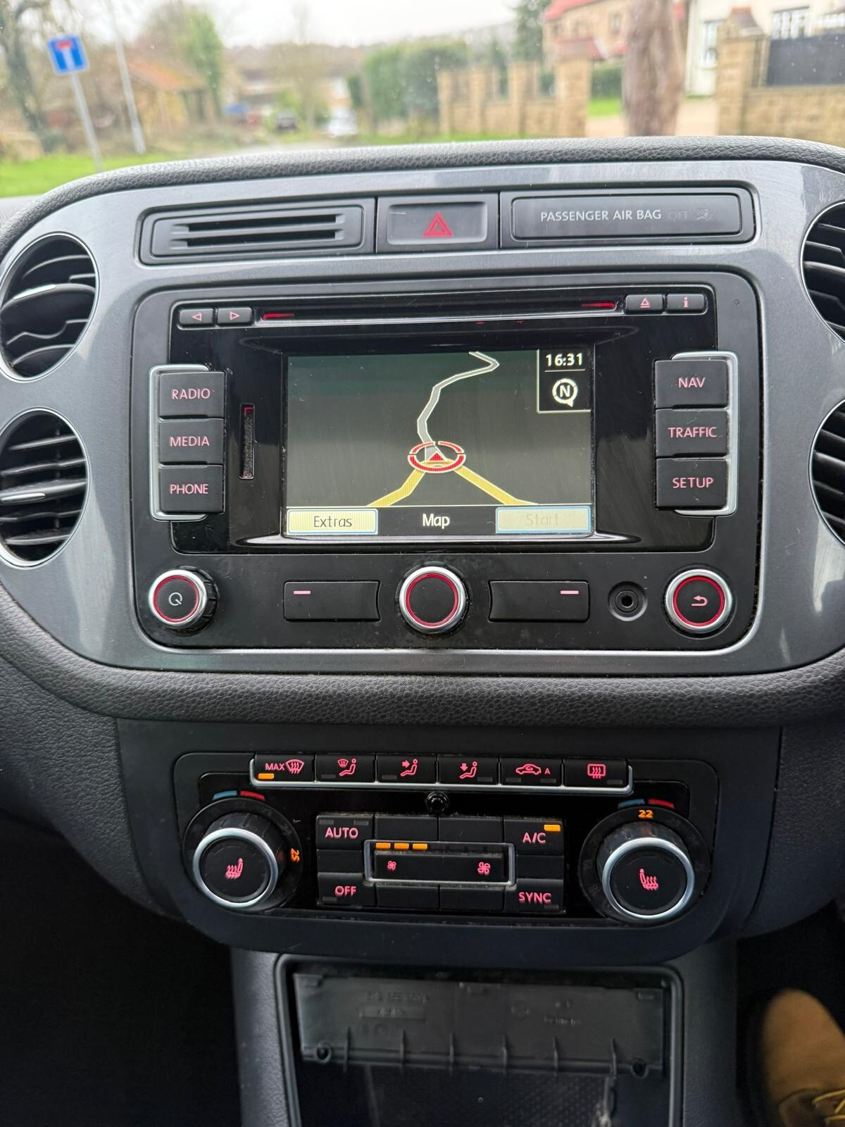 Used Volkswagen Tiguan 2015 for sale - 77654028: Photo 10