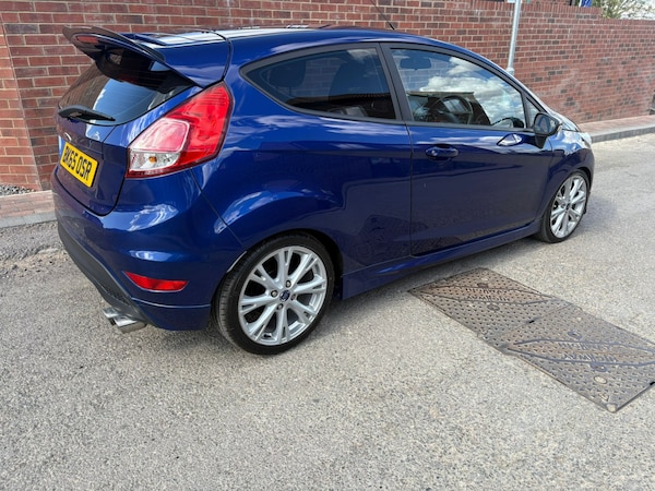 Used Ford Fiesta 2015 for sale - 76120486: Photo 1